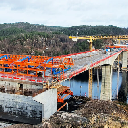 form traveller system bridge construction